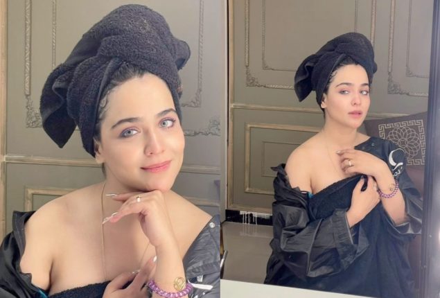 Humaima Malick faces heavy criticism for bold bathrobe look