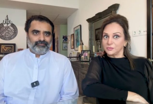 Bushra Ansari give her first inter with husband Iqbal Hussain