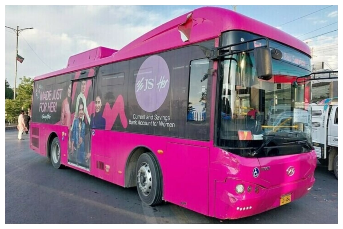 Karachi Pink Bus offer free travel for women on Routes R3, R9
