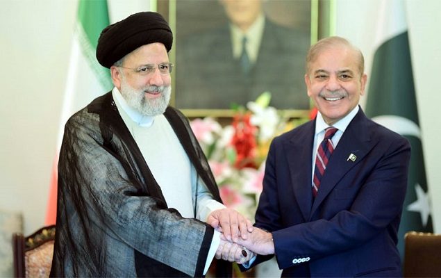 Pakistan, Iran sign eight accords in multiple sectors