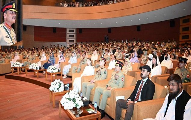 Gen Munir confers military awards upon Army Officer at GHQ
