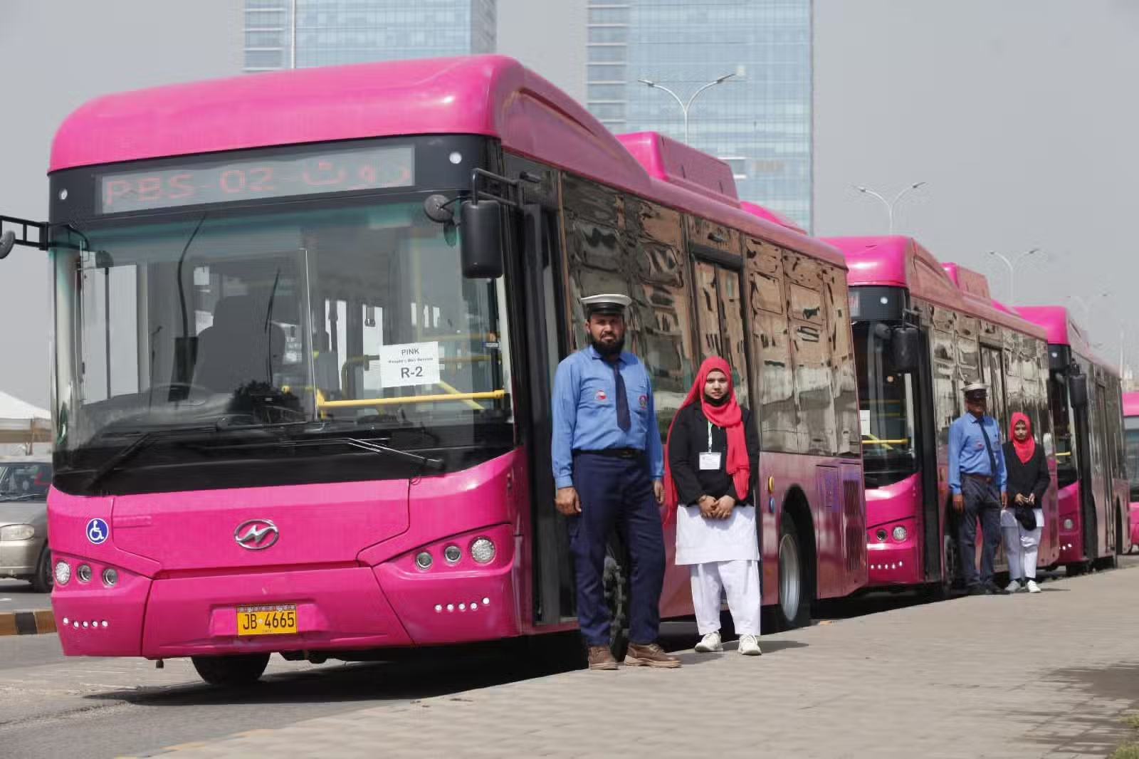 Sindh Govt Introduces New Buses to Enhance Karachi's Public Transport