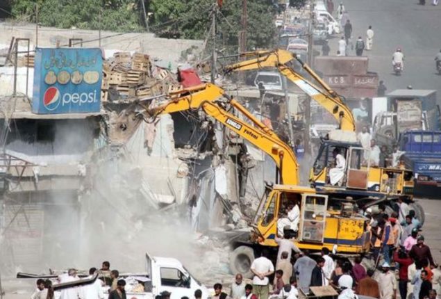 Sindh govt initiates extensive anti-encroachment operation in Lyari riverbed