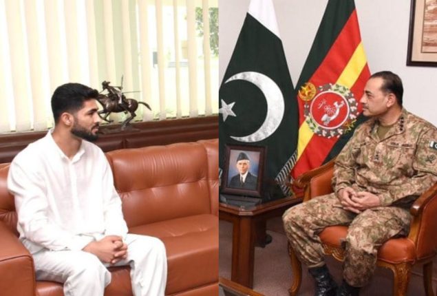 Boxer Amir Khan, martial arts champion Shahzaib Rind meet COAS   