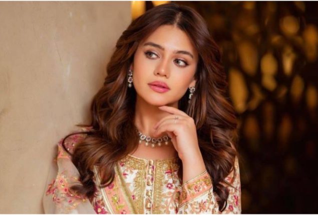Zara Noor Abbas’ Dance Clip Takes Internet by Storm