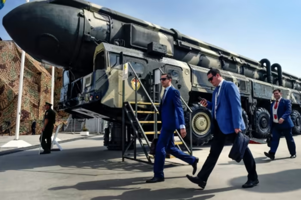 Putin orders troops near Ukraine to conduct nuclear drills