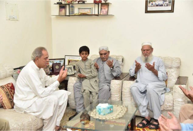President visits family of Shaheed Major Babar Niazi