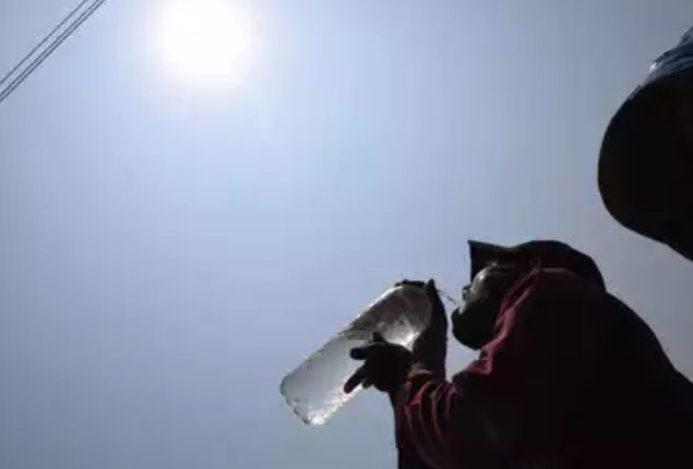 India: Delhi faces heatwave with temperatures soaring above 45C