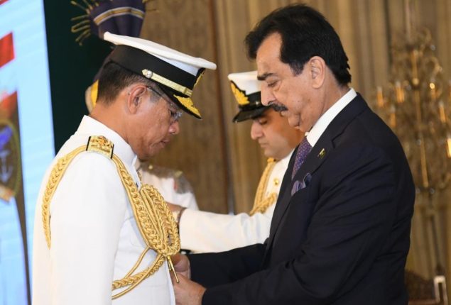Gilani calls for further consolidating bilateral ties with Malaysia