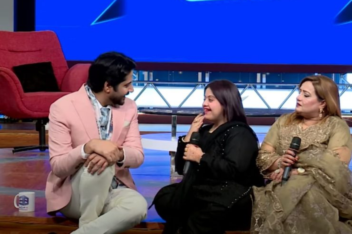 Imran Ashraf captivates fans with heartwarming interaction of audience