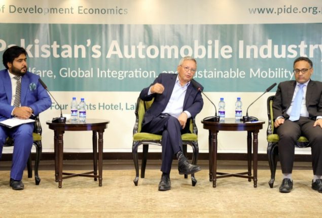 After decades of protection, the automobile industry still fails to export, raising concerns amid the economic crisis: PIDE VC