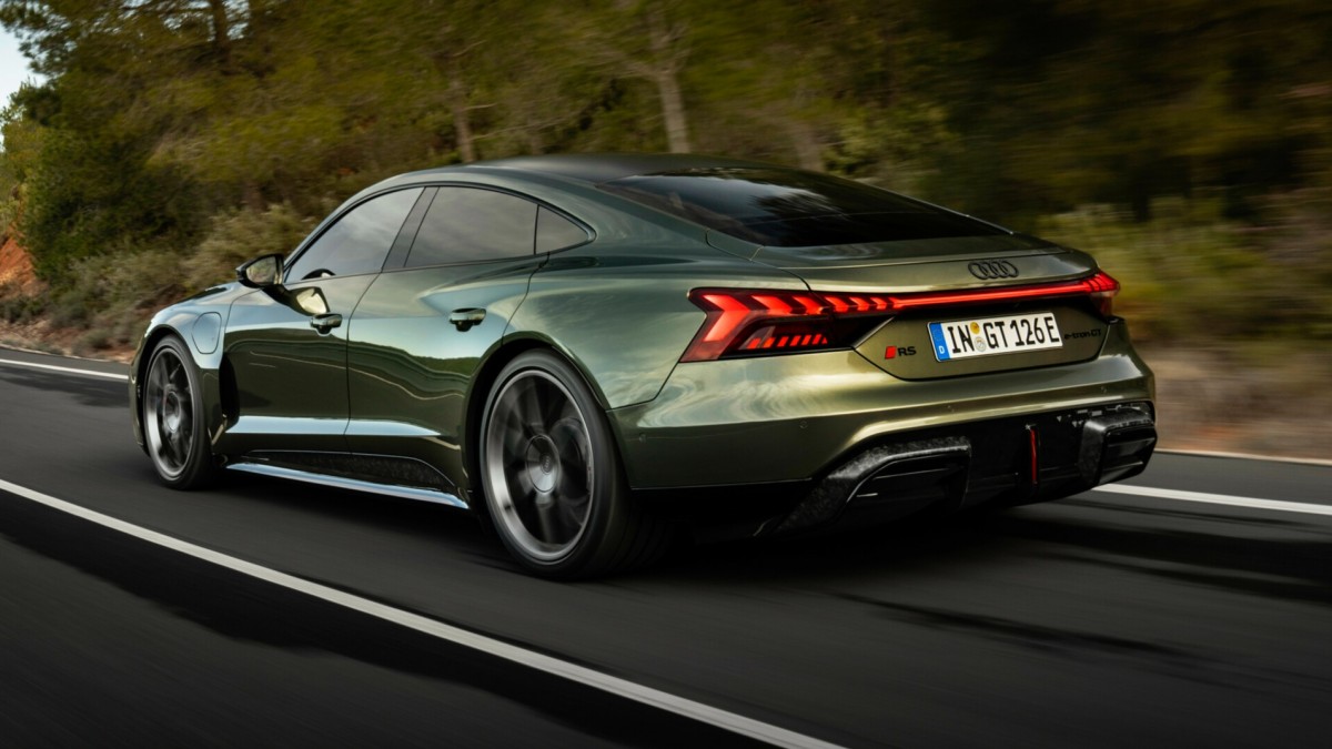 Audi e-Tron GT 2024: Style, Speed, and Range! 