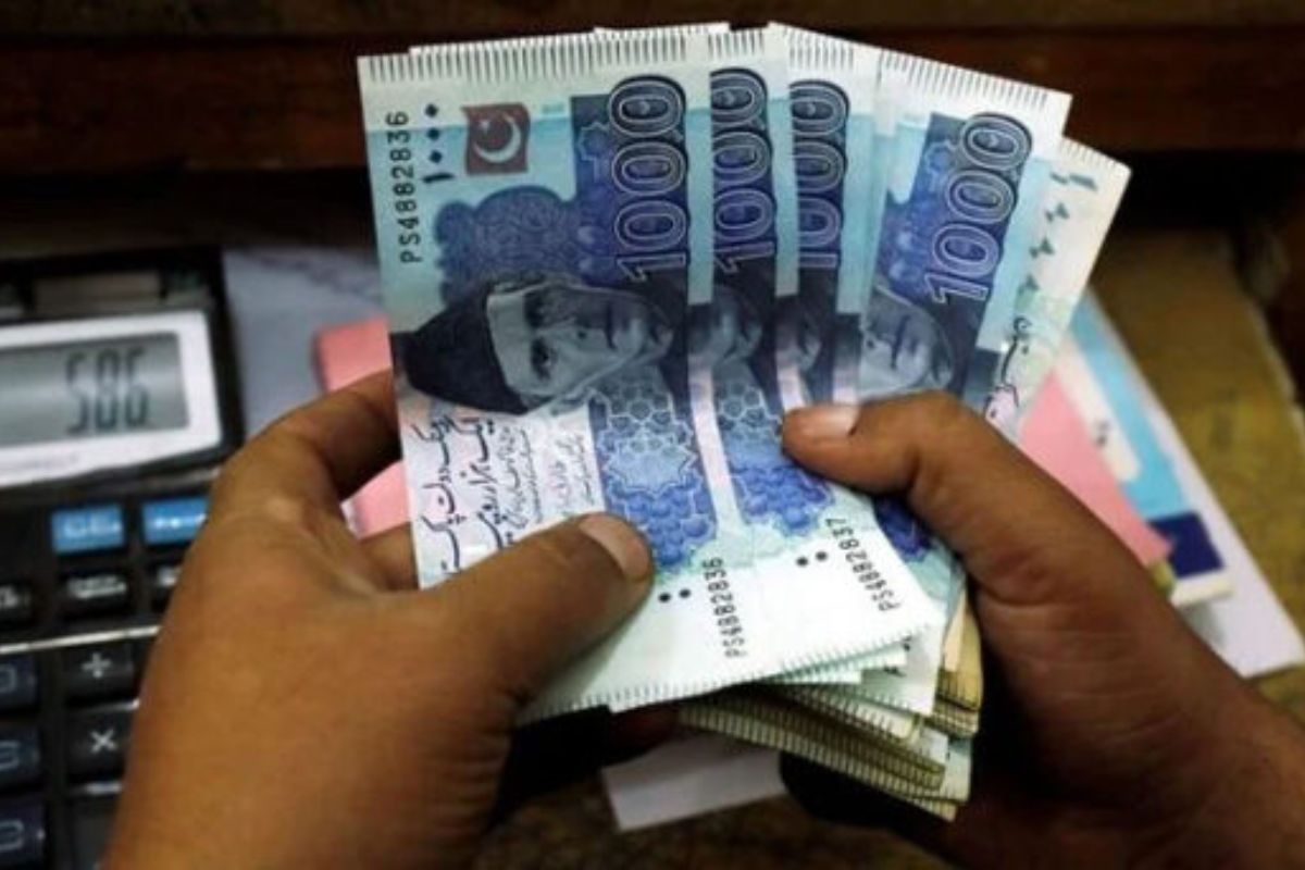 Sindh announces minimum wage for workers