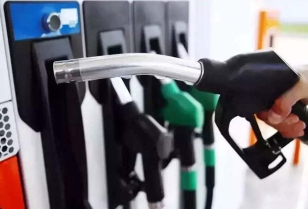 Govt reduces petrol price by Rs1.86 per litre in Pakistan