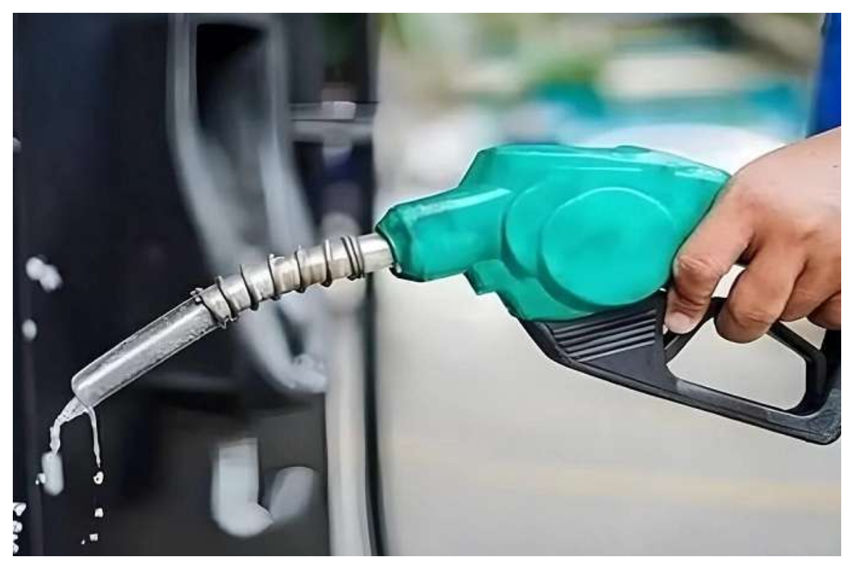 Petrol prices drop in Pakistan 