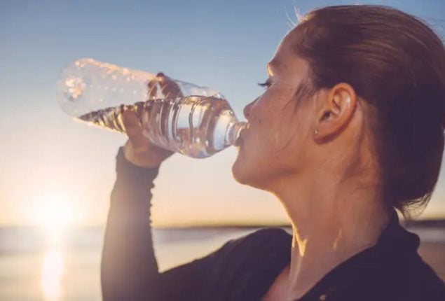 Does drinking water from plastic bottles cause diabetes?
