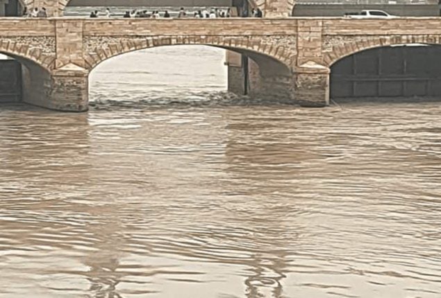 CM Shah inspects repairing work of Sukkur barrage’s gates  