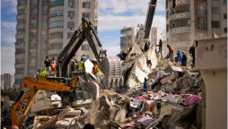 Istanbul: Rescue crews race against time to free victims of collapsed apartment building