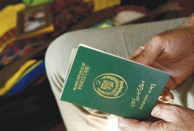 Pakistan banns issuance of passports to asylum seekers