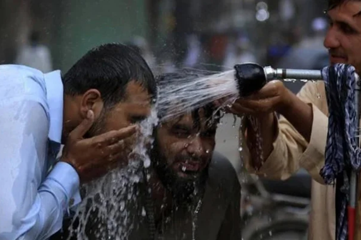 Karachi to experience intense heat in next 24 hours