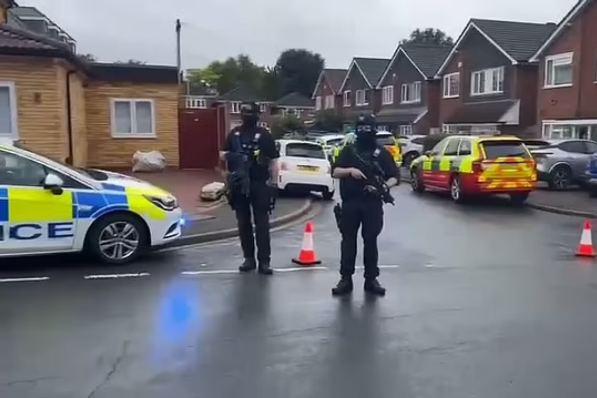 UK police seek suspect of deadly crossbow attack on three women