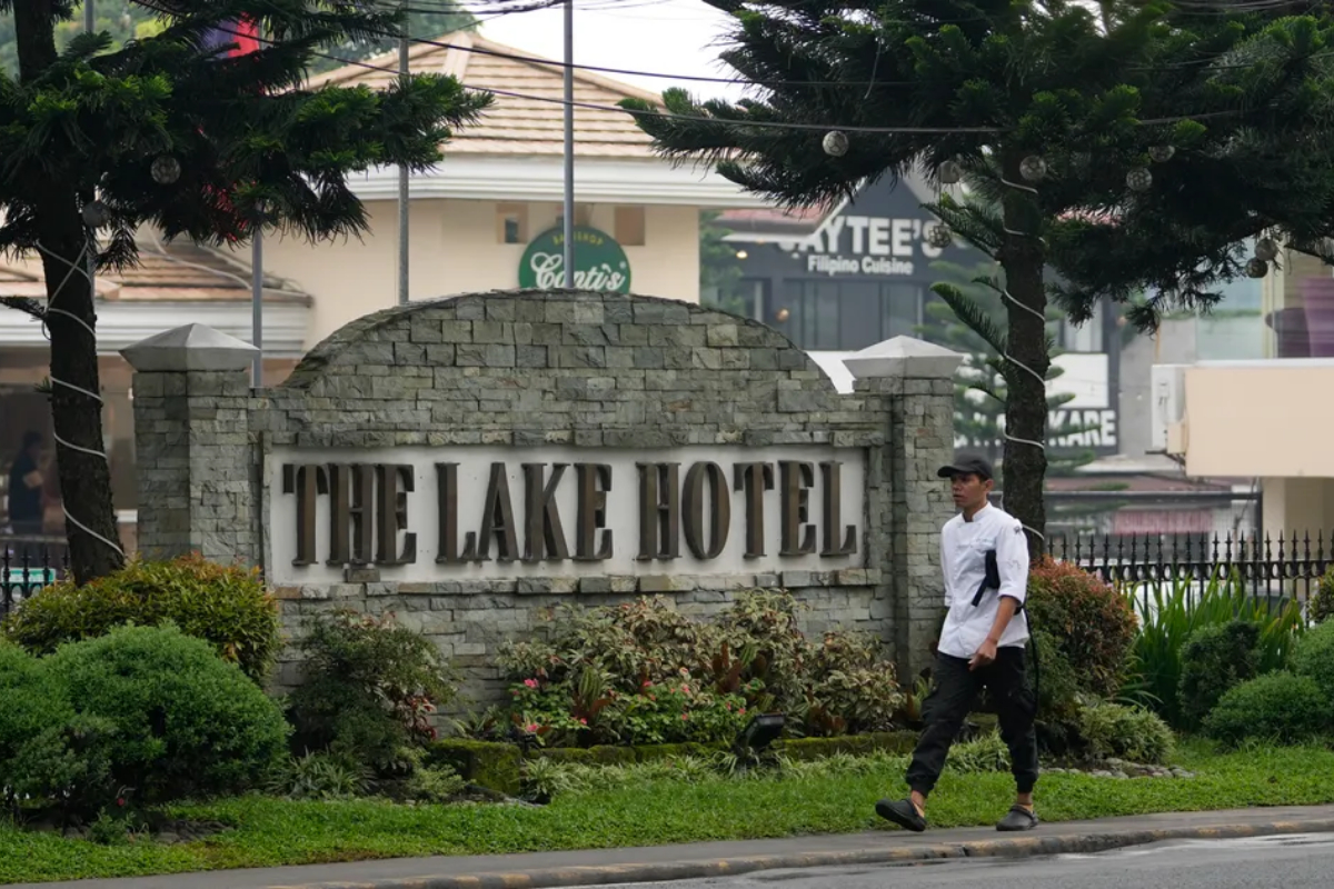 Two Australians and a Filipina found dead in Philippine hotel