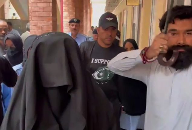 Court acquits PTI founder, Bushra Bibi in Iddat case