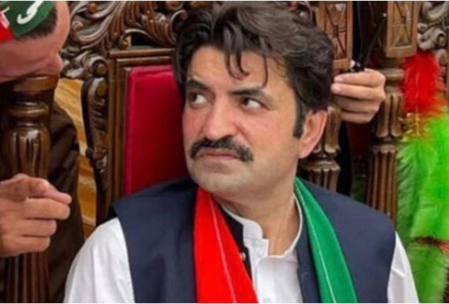 Court issues non-bailable arrest warrant of Sher Afzal Marwat