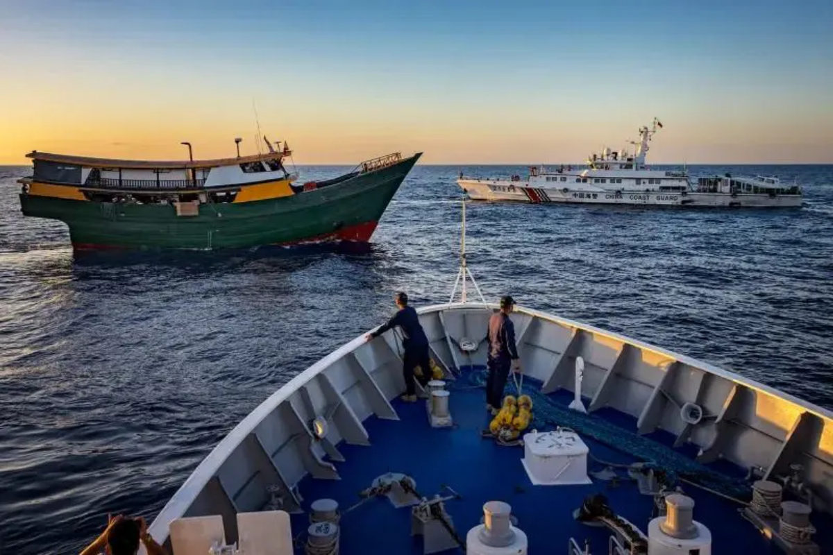 Beijing and Manila set up hotline to avoid clashes in the South China Sea