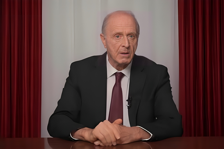 Egon Cholakian