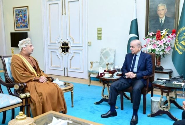PM offers Pakistan’s support to Oman in dealing with terrorism