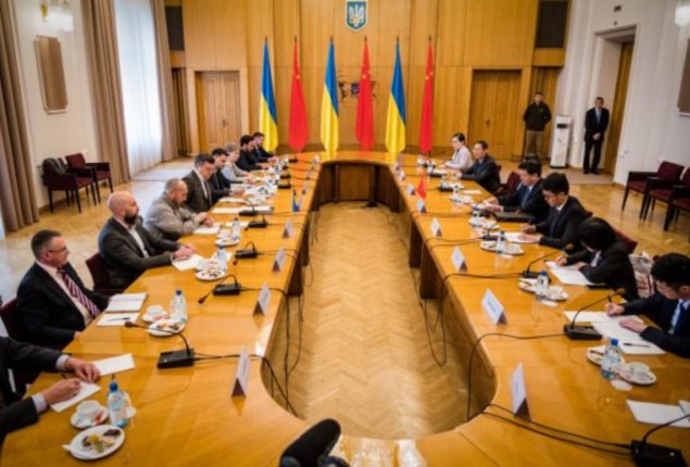 Ukraine’s leading diplomat heads to China this week for peace negotiations
