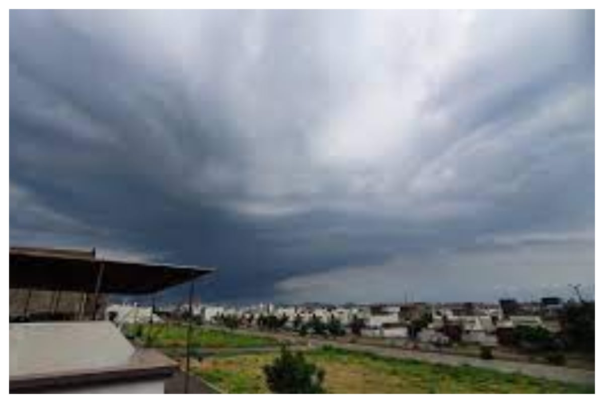 Karachi Temperature Decrease by 3 Degrees with Sea Breezes!