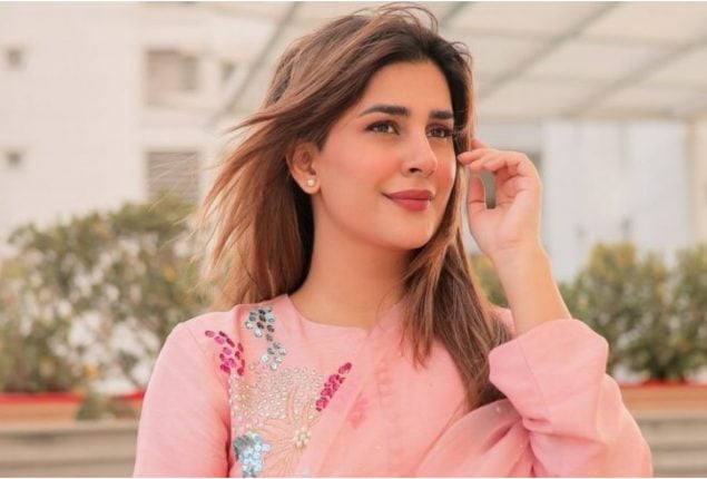 Girl Runs Away from Home to See Kubra Khan