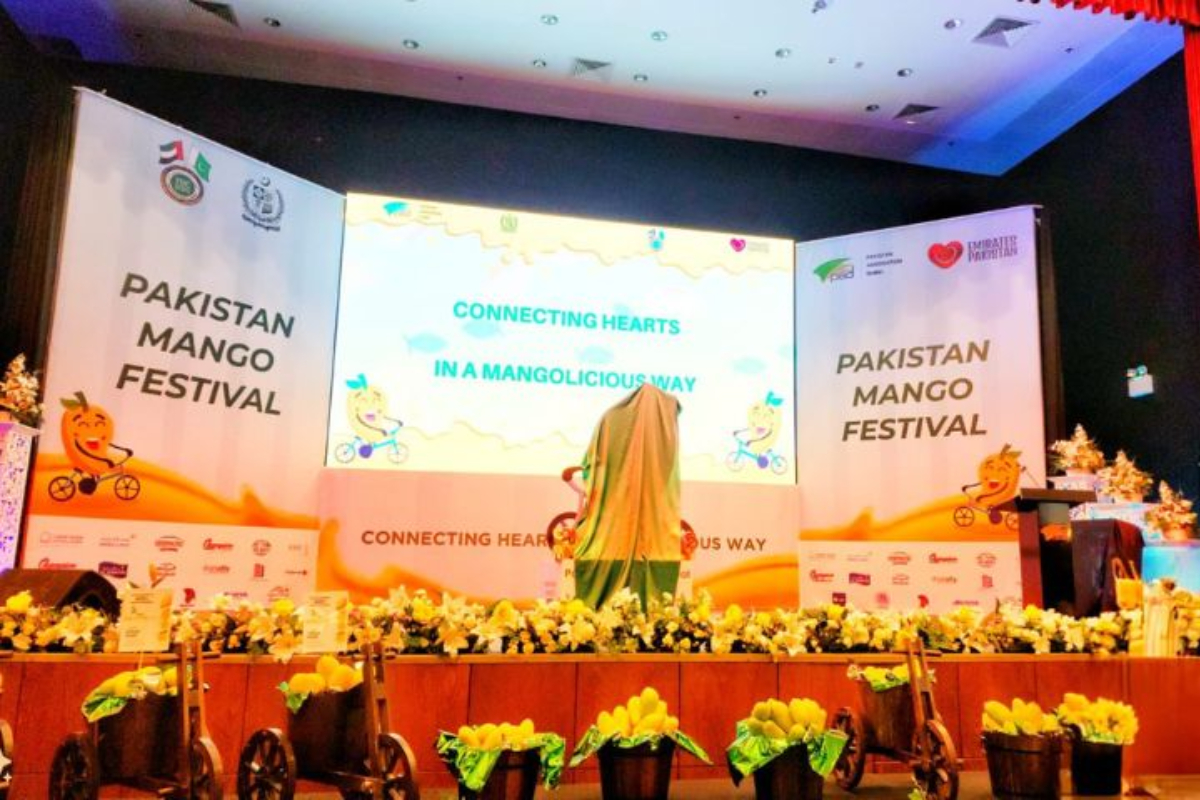 Dubai's Grand Mango Festival Embracing Pakistani Culture!