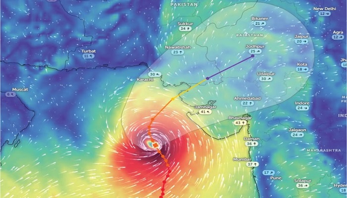 Deep depression currently located at distance of 250km from Karachi: Chief Meteorologist
