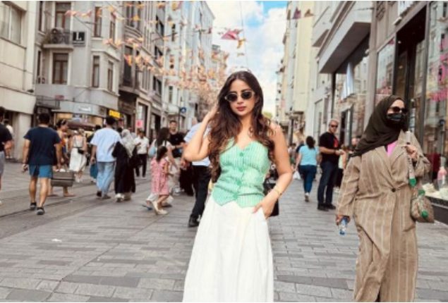 Saboor Aly’s Latest Bold Pictures Break the Internet