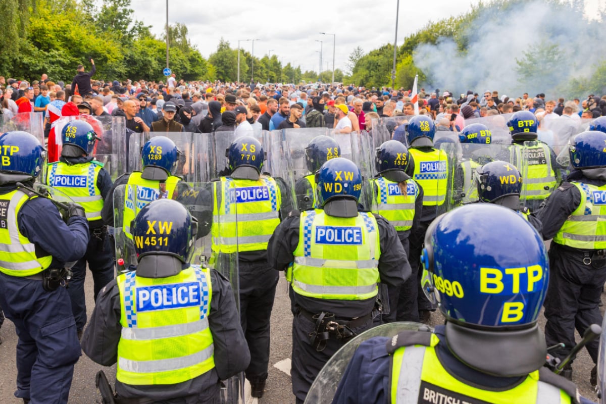 6,000 specially trained UK officers deployed this week amid Far-right tensions