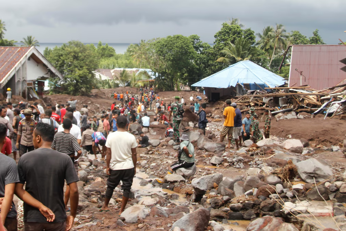 Indonesia floods claim 13 lives and Injured 2 people in North Maluku