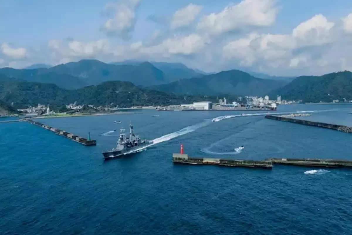 German Naval forces await orders for Taiwan Strait crossing