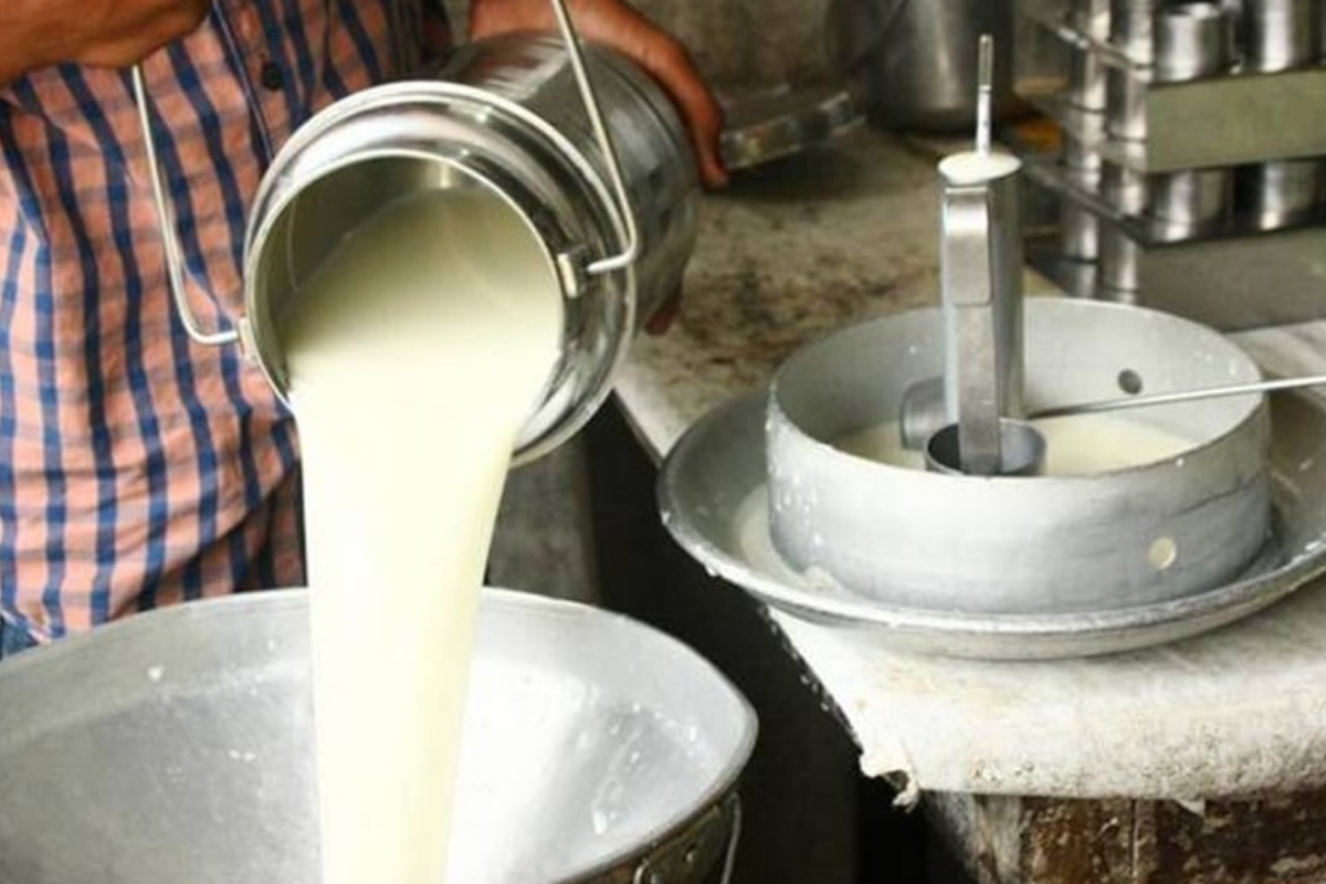 Fines imposed on Karachi dairy associations for milk price hike
