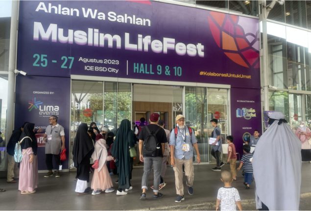 Indonesians embrace Muslim lifestyle festival to promote Halal industry