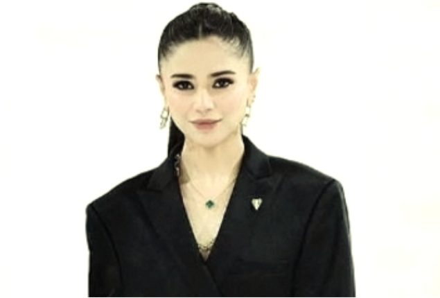 Aima Baig Faces Public Criticism Over Recent Jewelry Campaign