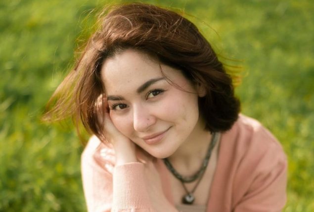 Hania Aamir Identifies Her Deepfake Video Source, Urges Fans to Report