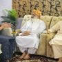 Shahid Afridi meets JUI chief Fazal ur Rehman 