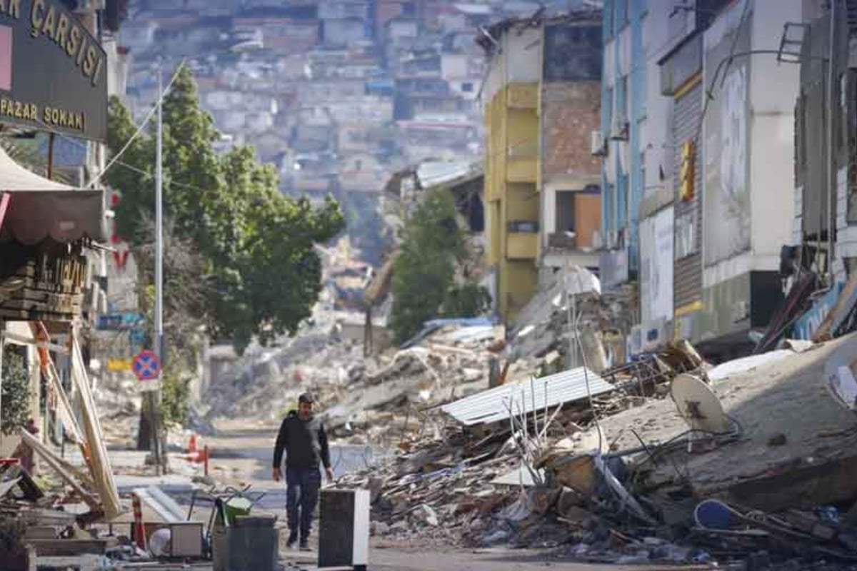 5.9-magnitude earthquake hits eastern Turkiye