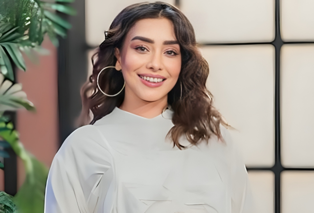 Maira Khan believes people have right to criticize artists’ bold fashion in Pakistan