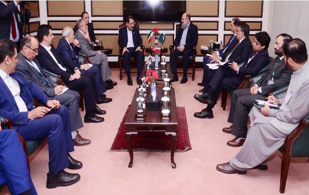 Pakistan, Iran discuss ways to strengthen trade relations, industrial cooperation