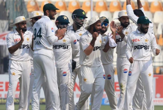 Pakistan defeats England by 152 runs in second Test