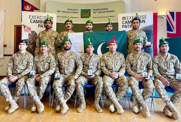 Pakistan Army Team wins gold medal at Exercise Cambrian Patrol 2024